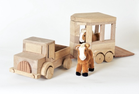 Auto mit Pferdeanhänger aus Holz, Holzspielzeug in Handarbeit, Spielzeug, Perde, Hänger